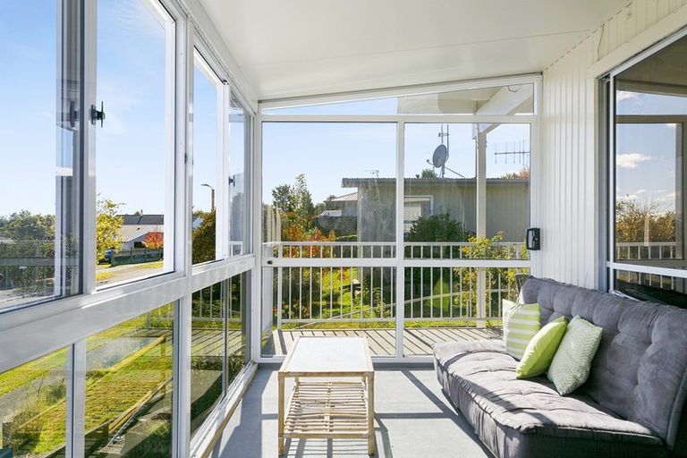Photo of property in 6 Regents Grove, Richmond Heights, Taupo, 3330