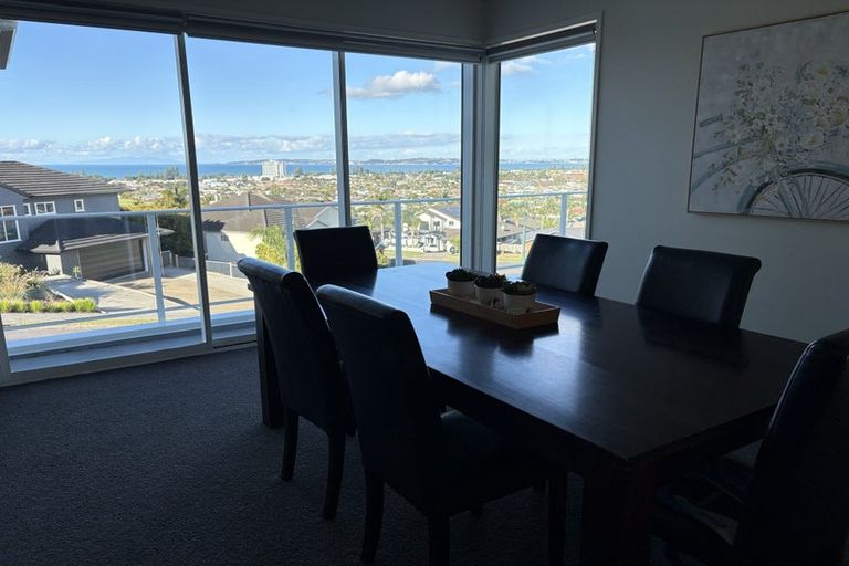 Photo of property in 7 Dorchester Place, Orewa, 0931