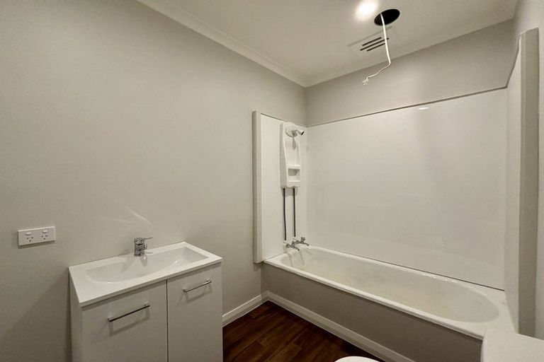 Photo of property in 51 Weraroa Road, Levin, 5510