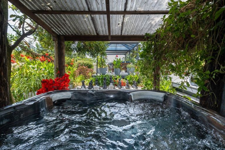 Photo of property in 104 Ferry Road, Clive, 4102