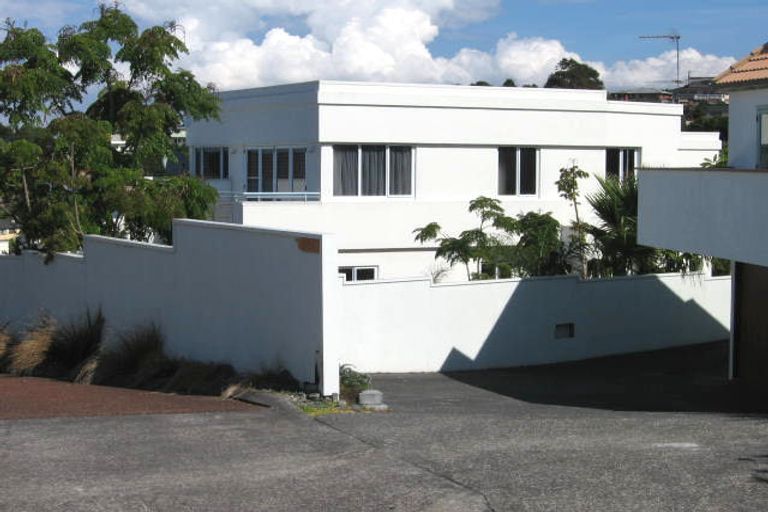 Photo of property in 16 Elsfield Place, Torbay, Auckland, 0630