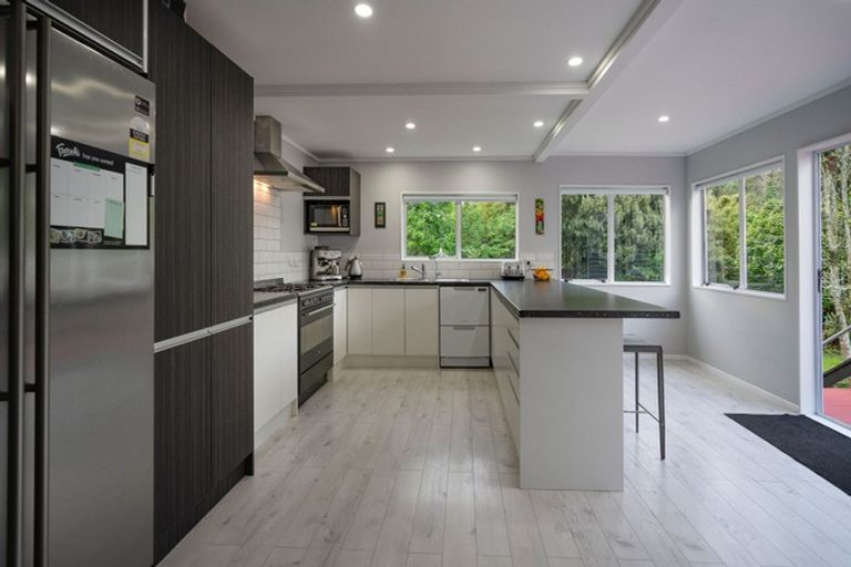 Photo of property in 11 Wairere Grove, Paraparaumu, 5032