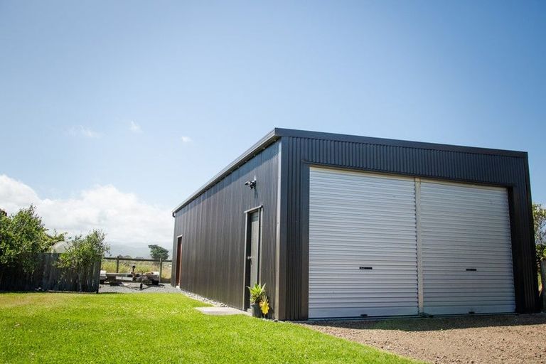 Photo of property in 16 Gawler Street, Te Horo Beach, Otaki, 5581