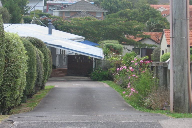 Photo of property in 21 Trafalgar Road, Milford, Auckland, 0620