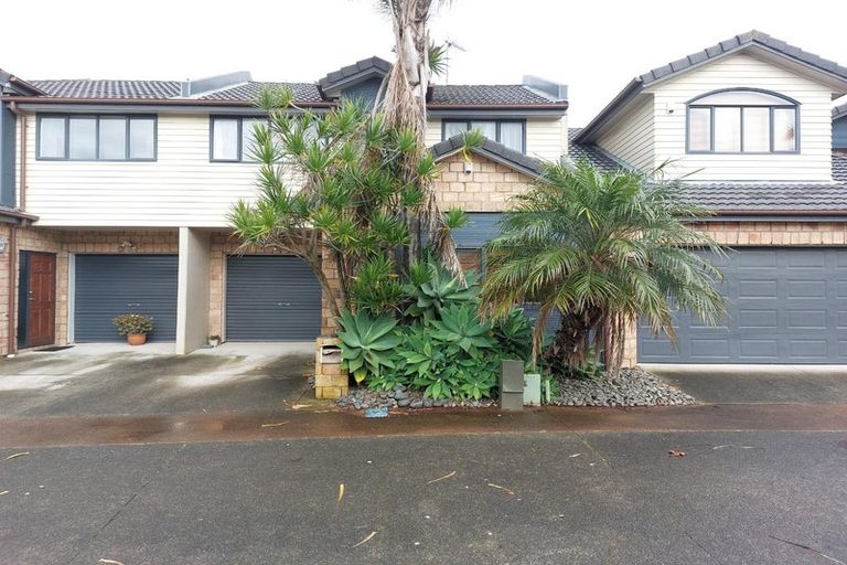 Photo of property in 23 Derg Place, East Tamaki, Auckland, 2013