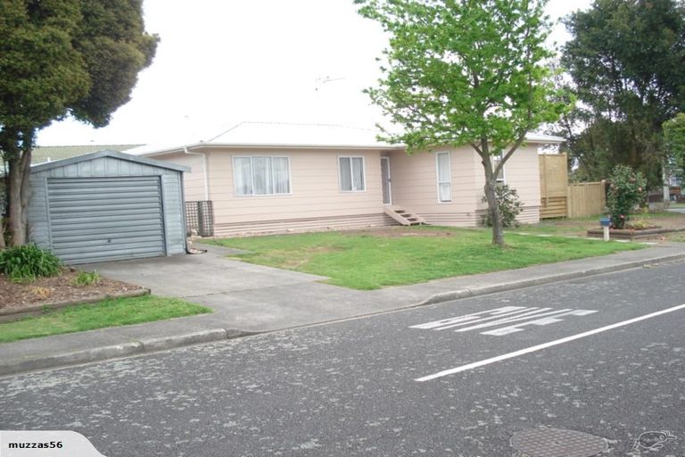 Photo of property in 2 Beadle Place, St Andrews, Hamilton, 3200