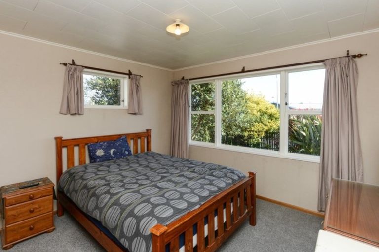 Photo of property in 16 Lerwick Street, Tamatea, Napier, 4112