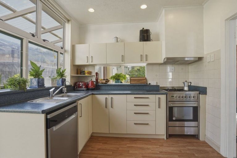 Photo of property in 11 Monowai Road, Ravensbourne, Dunedin, 9022