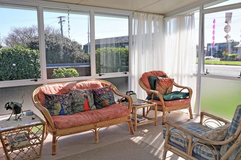 Photo of property in 129 Queen Street West, Levin, 5510