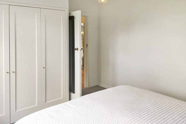 Photo of property in 50 Centaurus Road, Cashmere, Christchurch, 8022