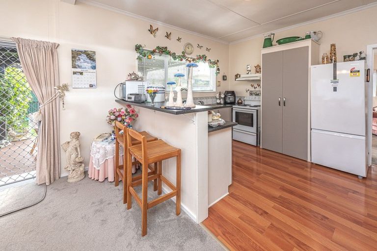 Photo of property in 27 Miro Street, Castlecliff, Whanganui, 4501