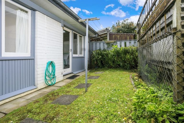 Photo of property in 2/7 Richards Avenue, Forrest Hill, Auckland, 0620