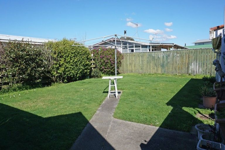 Photo of property in 129 Queen Street West, Levin, 5510