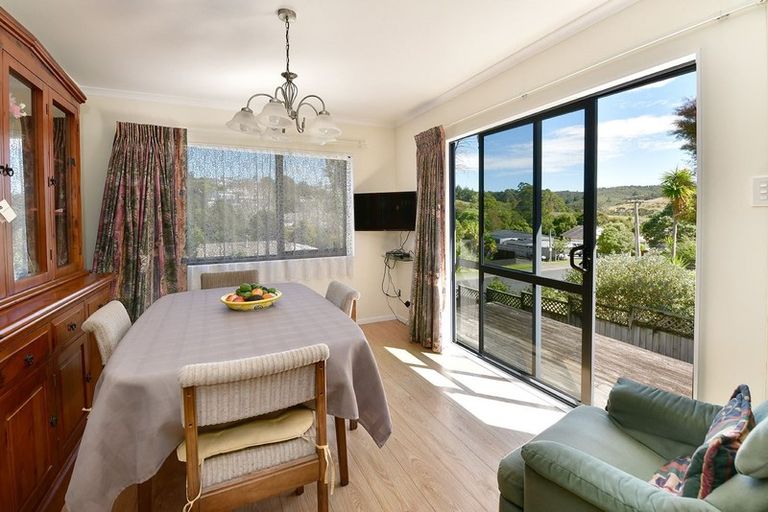 Photo of property in 17 Hammond Avenue, Hatfields Beach, Orewa, 0931