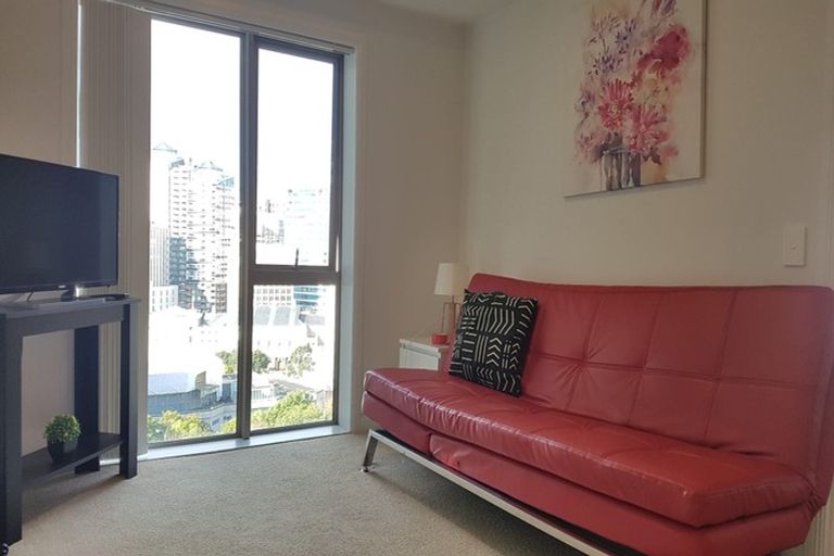 Photo of property in 15 Colin Wild Place, Glenfield, Auckland, 0629