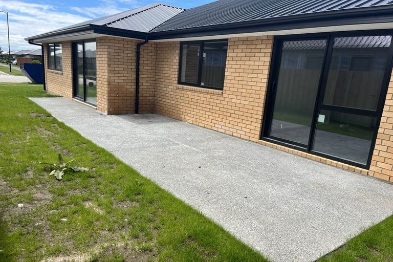 Photo of property in 68 Sholto Duncan Crescent, Halswell, Christchurch, 8025