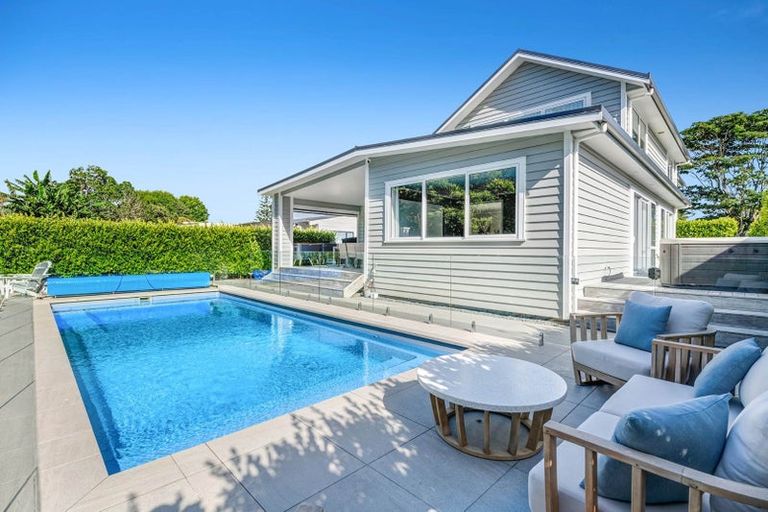 Photo of property in 82 The Circle, Manly, Whangaparaoa, 0930