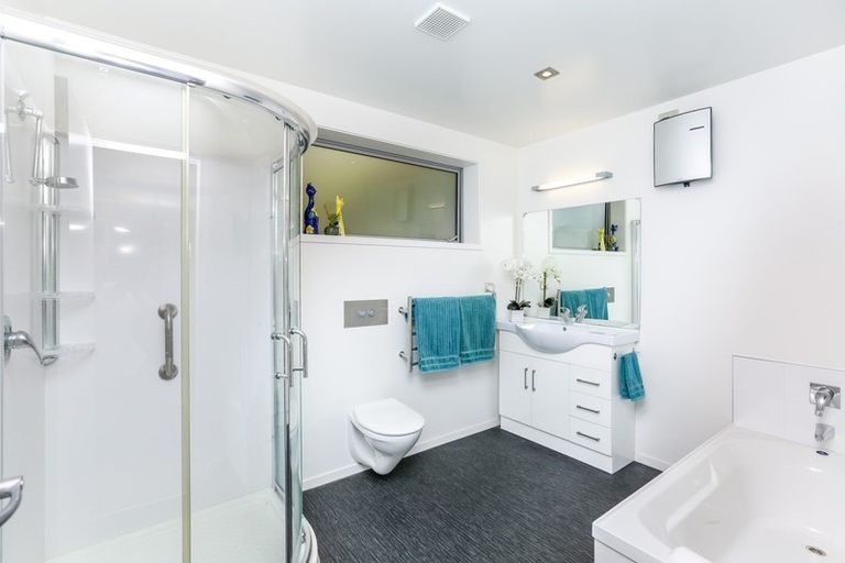 Photo of property in 14 Nursery Place, Westown, New Plymouth, 4310