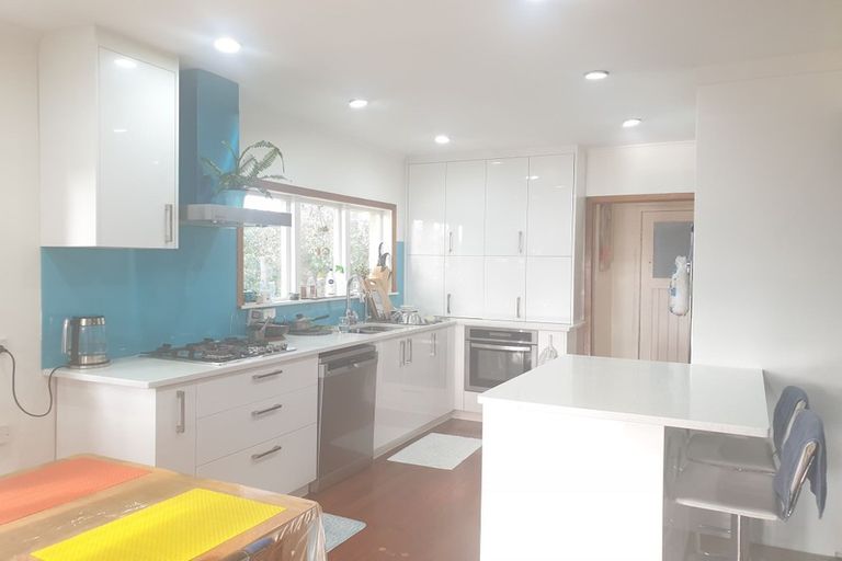 Photo of property in 1/8 Golf Road, New Lynn, Auckland, 0600