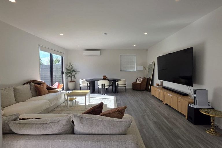 Photo of property in 14a Riserra Drive, Ranui, Auckland, 0612