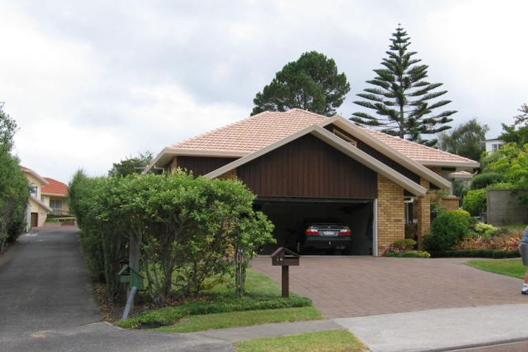 Photo of property in 16 Rosemary Avenue, Forrest Hill, Auckland, 0620