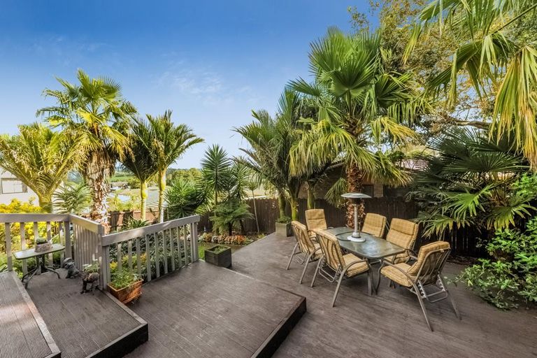 Photo of property in 13 View Ridge Drive, Ranui, Auckland, 0612