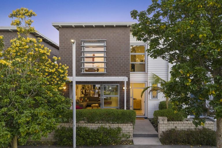 Photo of property in 87 Buckley Avenue, Hobsonville, Auckland, 0616