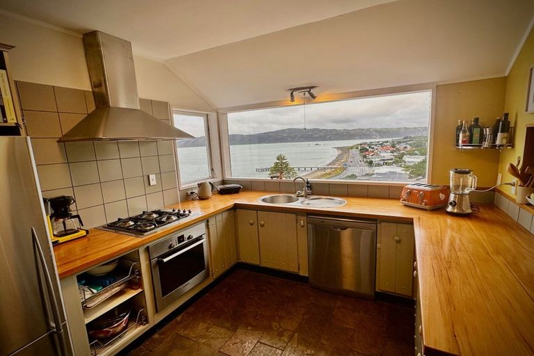 Photo of property in 8 Beere Haven Steps, Seatoun, Wellington, 6022