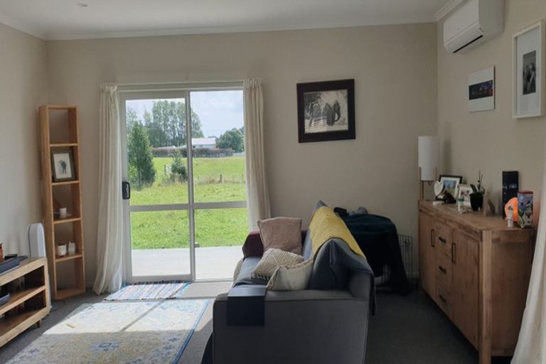 Photo of property in 8 Manatu Lane, Inglewood, 4330