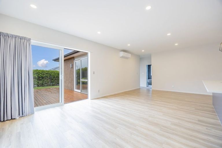 Photo of property in 69 Nobilo Road, Kumeu, 0810