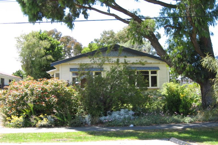 Photo of property in 6 Woodville Street, Edgeware, Christchurch, 8013