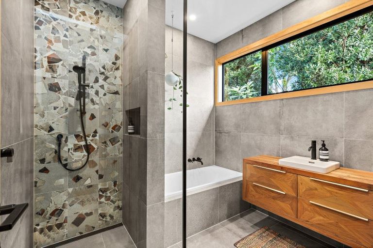 Photo of property in 80 Point Wells Road, Point Wells, Warkworth, 0986