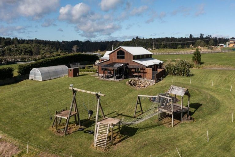 Photo of property in 17 Sarona Park Drive, Omanawa, Tauranga, 3171