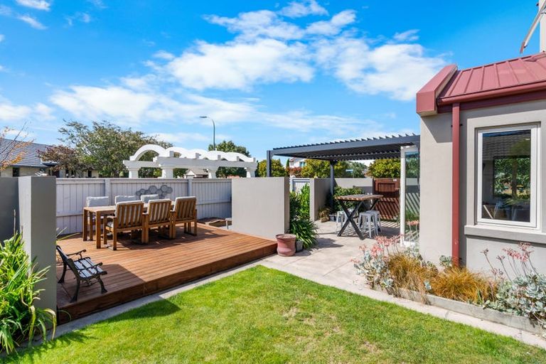 Photo of property in 12 Annaby Drive, Northwood, Christchurch, 8051