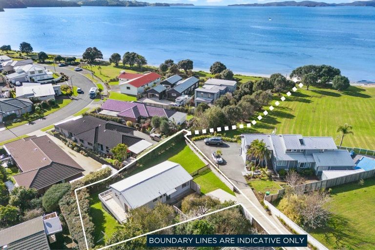 Photo of property in 18 Kahurangi Place, Snells Beach, 0920