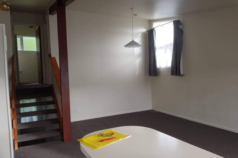 Photo of property in 21 Collins Avenue, Tawa, Wellington, 5028