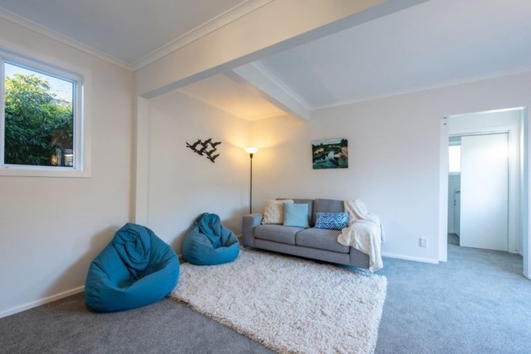 Photo of property in 18 Kowhai Grove, Raumati Beach, Paraparaumu, 5032