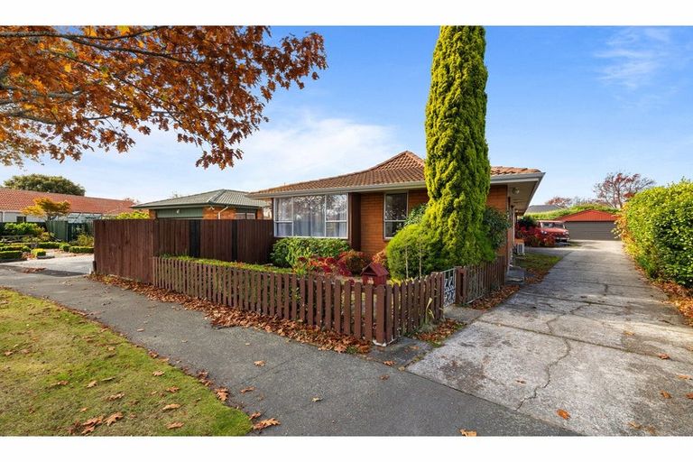 Photo of property in 12 Karnak Crescent, Russley, Christchurch, 8042