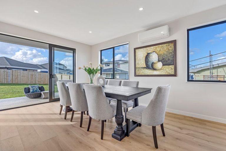 Photo of property in 17a Alexandra Street, Riverhead, 0820