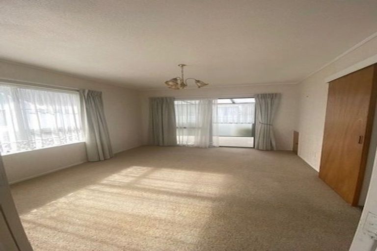 Photo of property in 30 Oxford Street, Tawa, Wellington, 5028