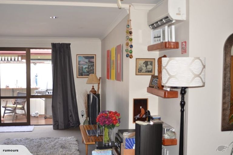 Photo of property in 28 Rimu Street, Waikanae, 5036