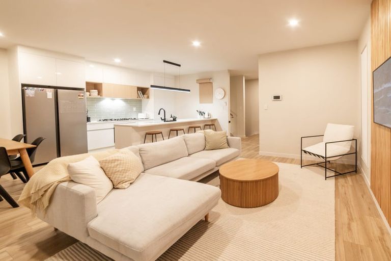 Photo of property in 35 Pohewa Road, Silverdale, 0932