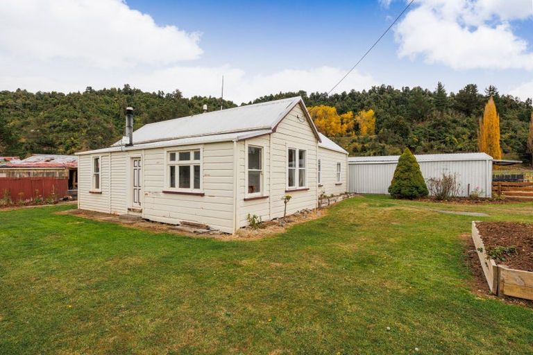 Photo of property in 1 Kereru Street, Mangaweka, 4797