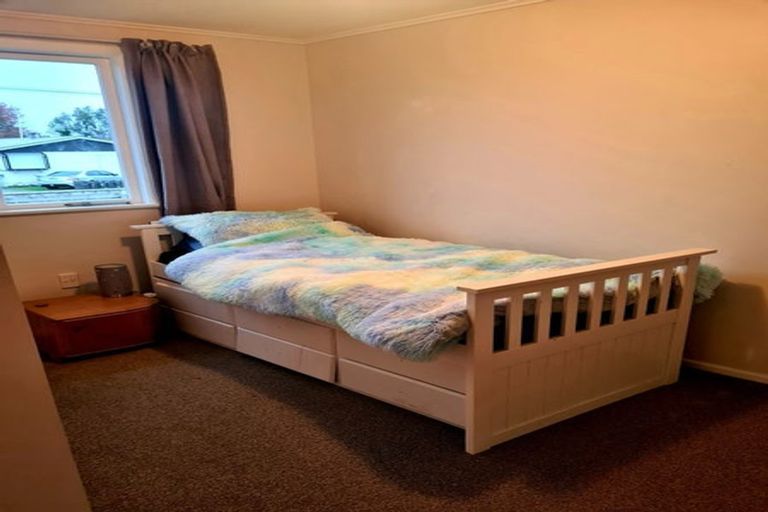 Photo of property in 16 Montgomery Street, Waipukurau, 4200