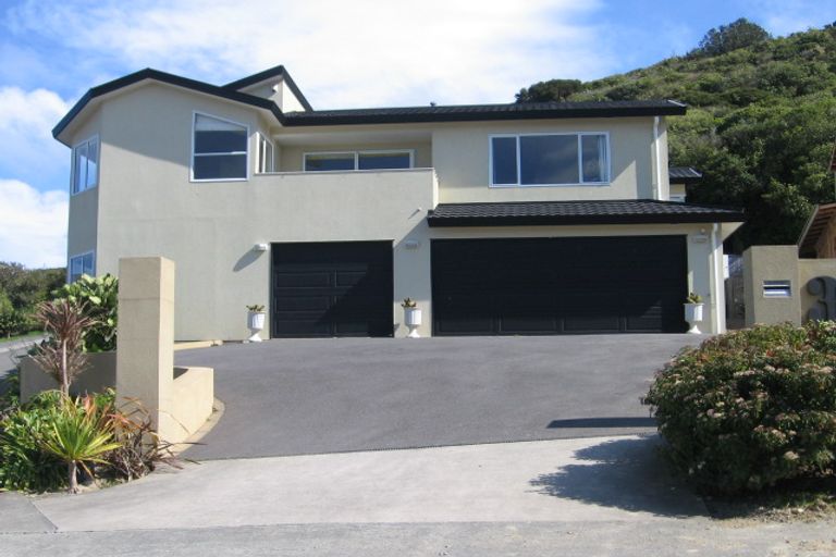 Photo of property in 31 Meadowcroft Grove, Johnsonville, Wellington, 6037