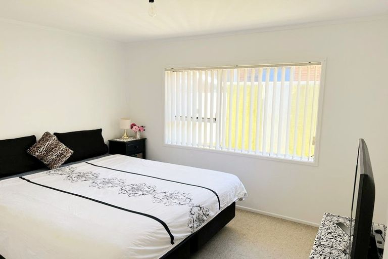 Photo of property in 42a Trentham Road, Papakura, 2110
