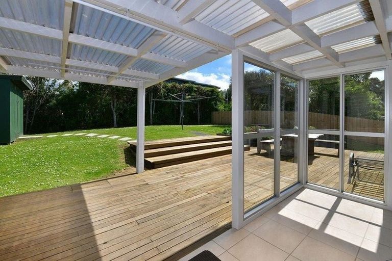 Photo of property in 17 Dalton Road, Snells Beach, 0920