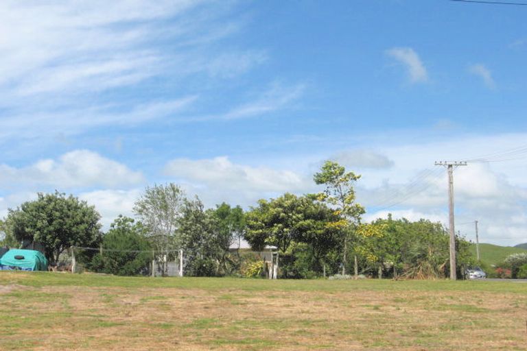 Photo of property in 8 Hinekura Road, Tolaga Bay, 4077