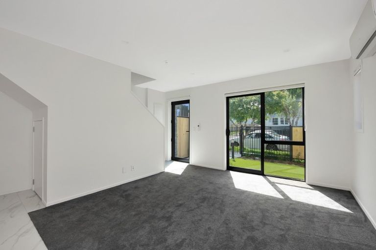 Photo of property in 2/5 Milne Crescent, Taita, Lower Hutt, 5011