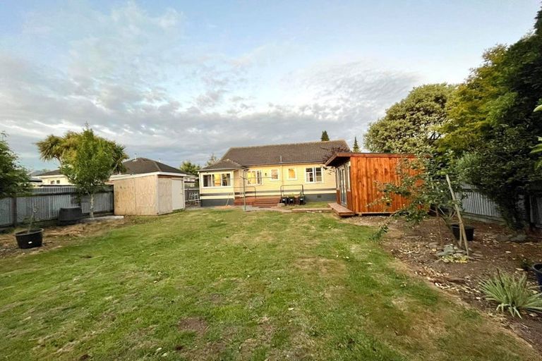 Photo of property in 20 Ihle Street, Terrace End, Palmerston North, 4410